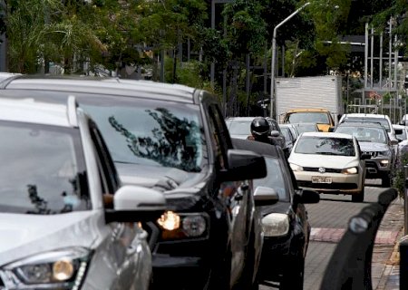 Julho é mês de vencimento do licenciamento de veículos com placa 6