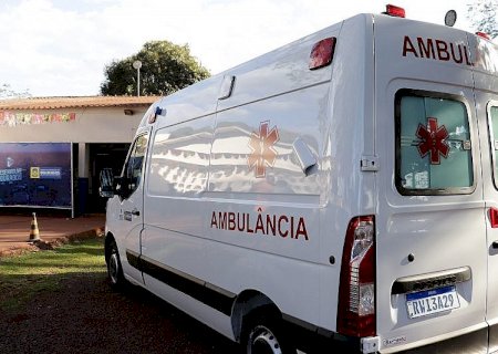 Secretaria de Saúde entrega ambulância para atender distritos de Dourados